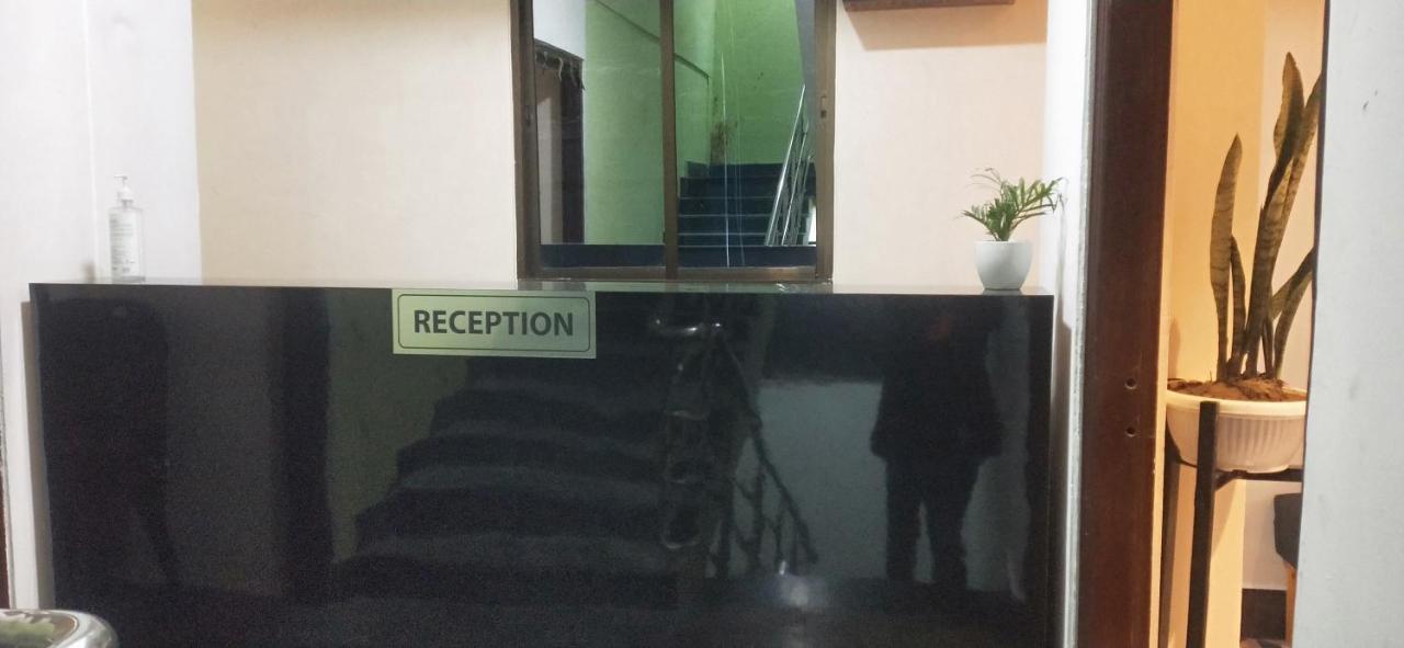 Oyo Thangal Hotel Imphal Exterior foto